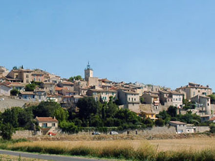Le village de la location de vacances Maison à Cadenet ,Vaucluse